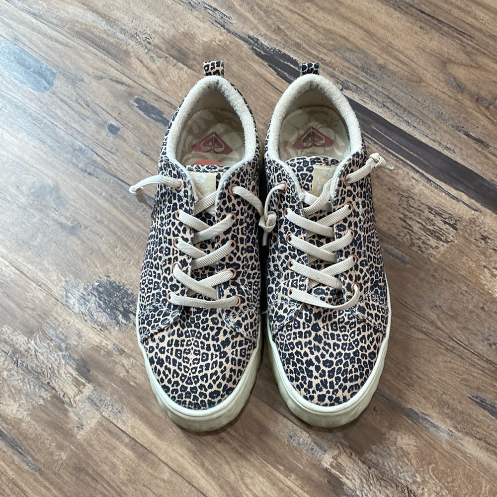 Roxy Size 10 women’s cheetah sneakers